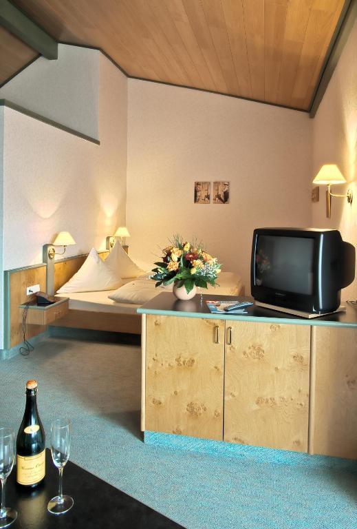 Landhauszimmer mit Balkon